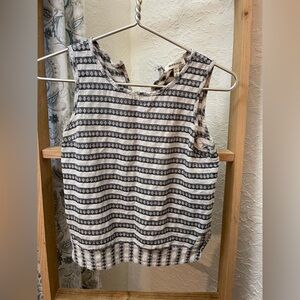 Bobo crop Monteau Top. Black and White keyhole button in back of neck